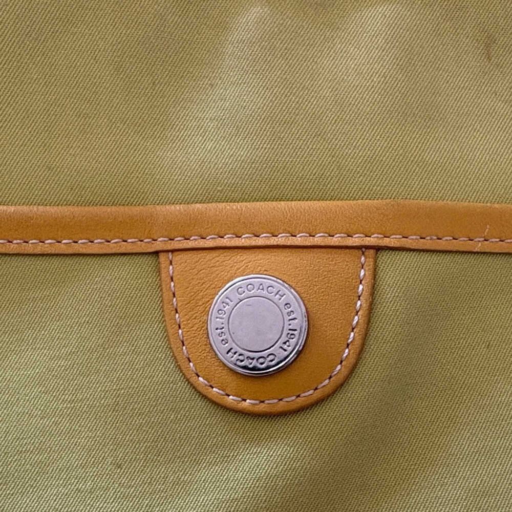 BNWOT Vintage Garden Tote by Coach Lime Green & Yellow Leather Needs Cleaning - Picture 9 of 15